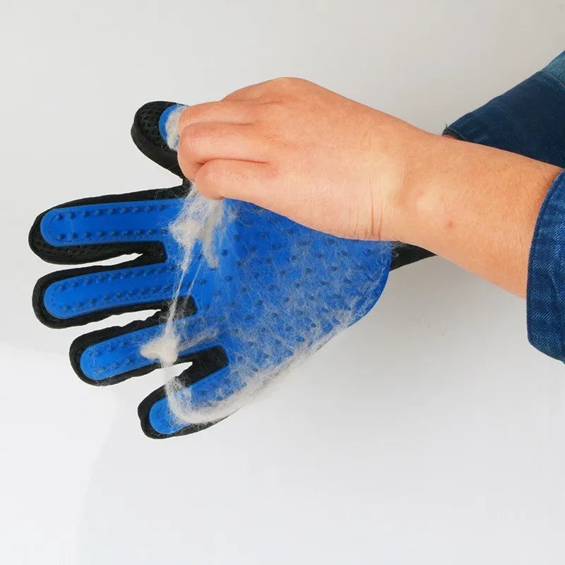 Pet Grooming & Deshedding Glove – Gentle Hair Removal Brush for Dogs & Cats