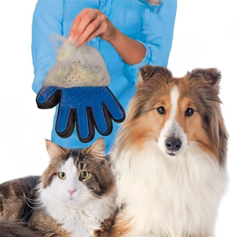 Pet Grooming & Deshedding Glove – Gentle Hair Removal Brush for Dogs & Cats